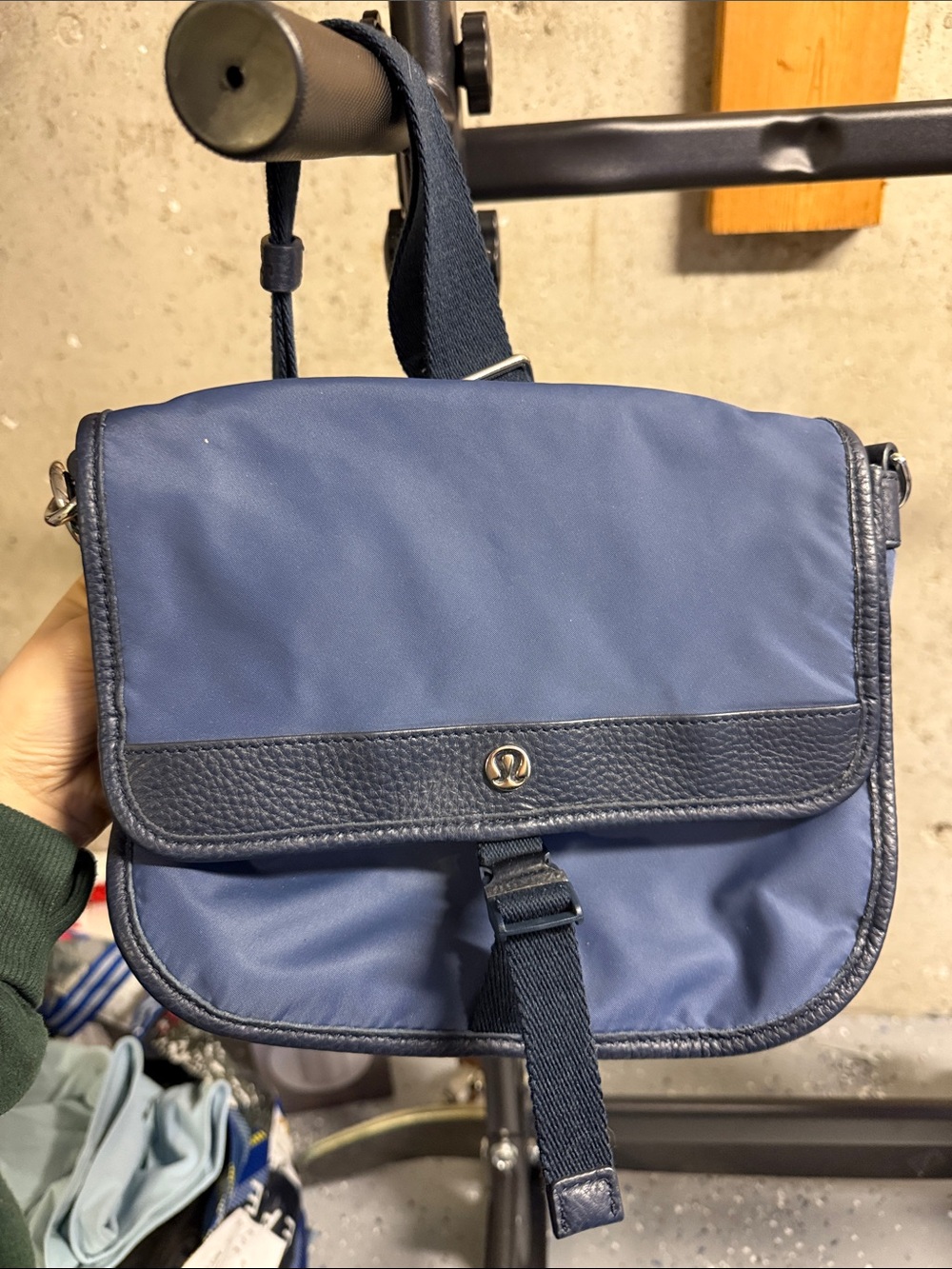 lululemon athletica navy shoulder crossbody bag